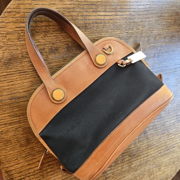 Vintage Dooney & Bourke No. B06640 Cabriolet Zip Satchel in black canvas - Picture 1 of 13
